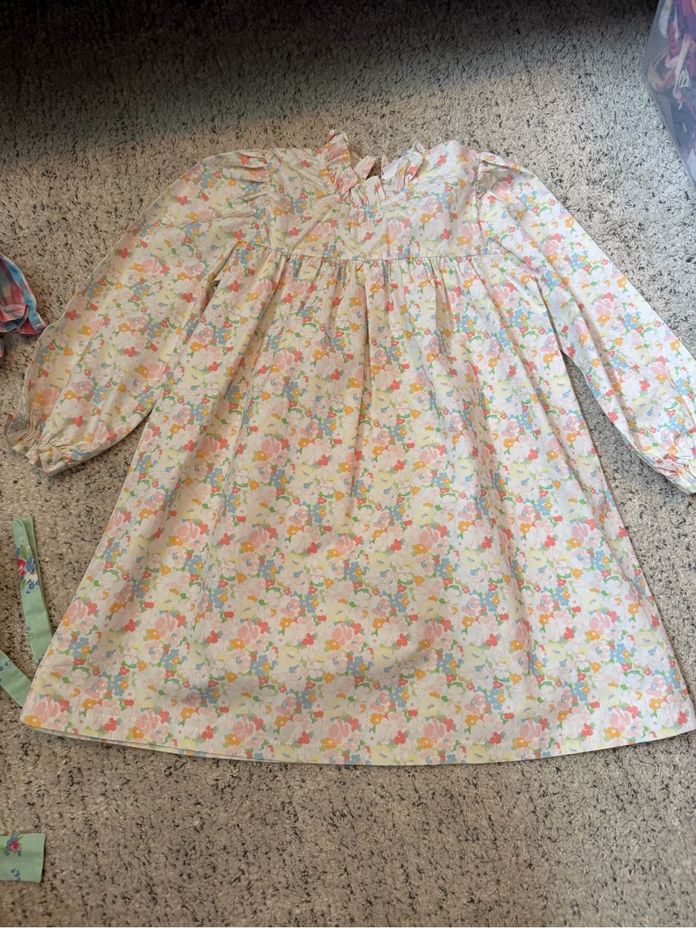 Stitchyfish girls Floral Long Sleeve Dress White with Pastel Floral Print size 4